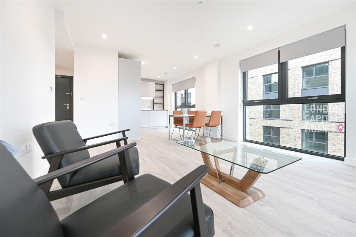 2 bed property in Darter House, Anax Street, LONDON
